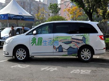 霍山户外车贴喷绘如何保持效果?